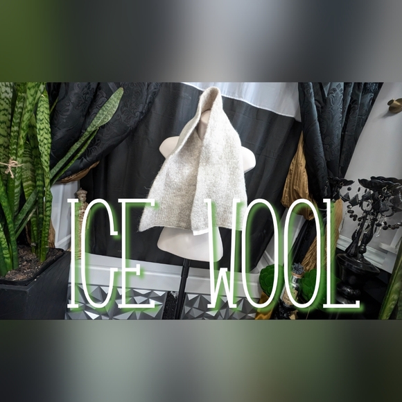 Ice Wool Icelandic Scarf - Picture 5 of 8